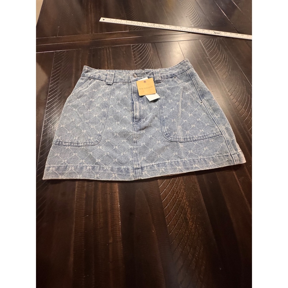 Blu Pepper Women Light Wash Blue Denim Bow Jacquard Mini Skirt Size L NWT